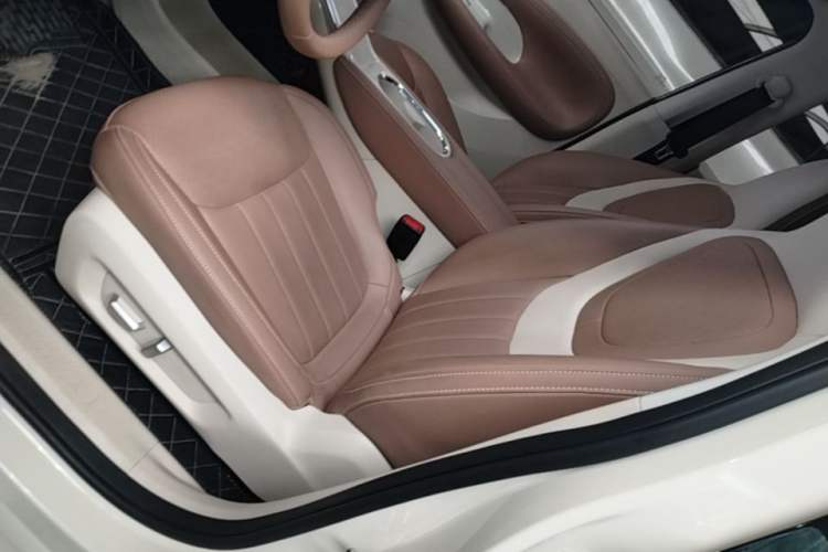 Used Wuling Bingo 2025 333 km Lingxi Deluxe Edition Left Front Seat