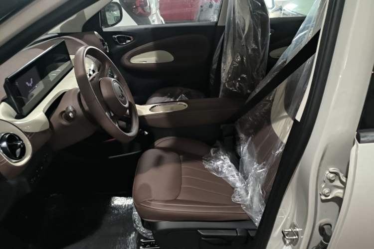 Used Wuling Bingo 2025 333 km Enjoyment Version Left Front Seat