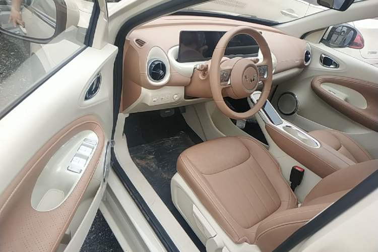 Used Wuling Bingo 2025 333 km Lingxi Connected Version Left Front Seat