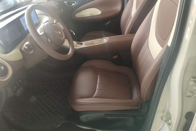 Used Wuling Bingo 2025 333 km Lingxi Connected Version Left Front Seat