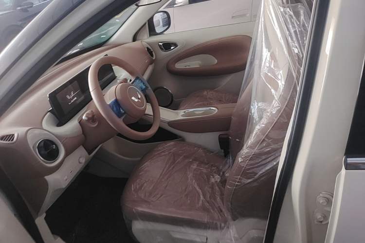 Used Wuling Bingo 2025 333 km Enjoyment Version Left Front Seat