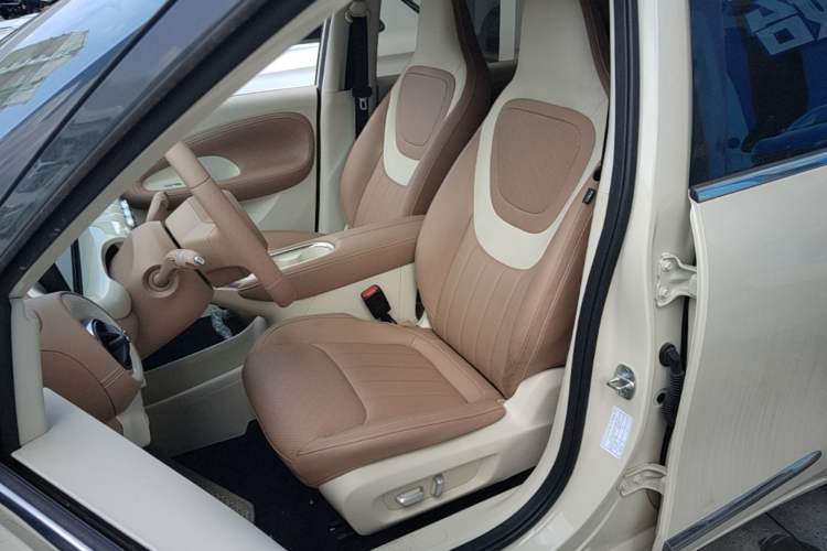 Used Wuling Bingo 2025 410 km Lingxi Deluxe Edition Left Front Seat