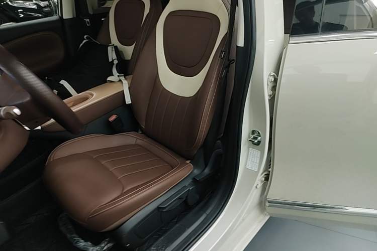 Used Wuling Bingo 2025 333 km Lingxi Connected Version Left Front Seat