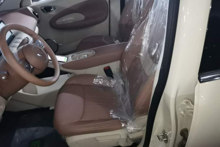 Used Wuling Bingo 2025 333 km Lingxi Connected Version Left Front Seat