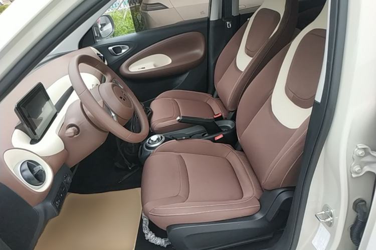 Used Wuling Bingo 2025 203km Light Edition Left Front Seat