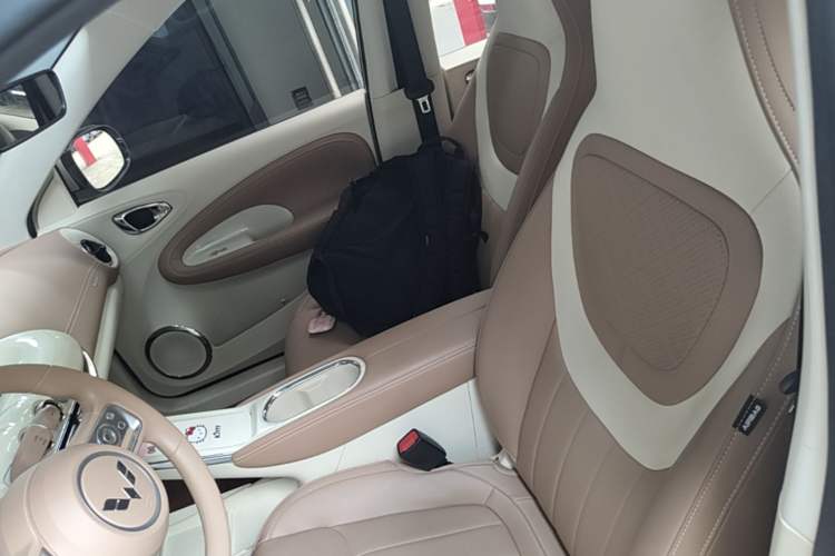 Used Wuling Bingo 2025 333 km Lingxi Connected Version Left Front Seat