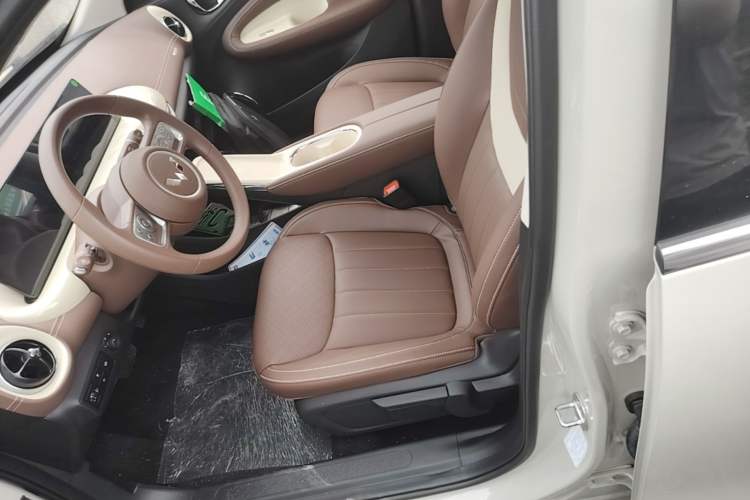 Used Wuling Bingo 2025 333 km Lingxi Connected Version Left Front Seat