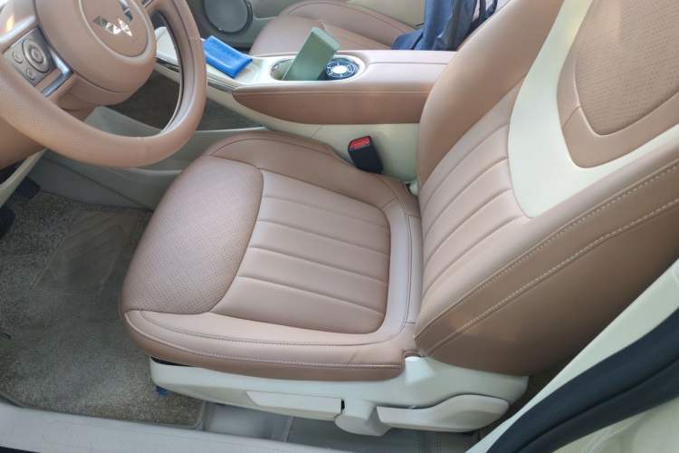 Used Wuling Bingo 2025 333 km Lingxi Connected Version Left Front Seat