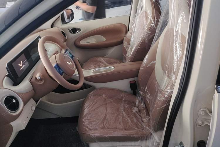 Used Wuling Bingo 2025 333 km Enjoyment Version Left Front Seat