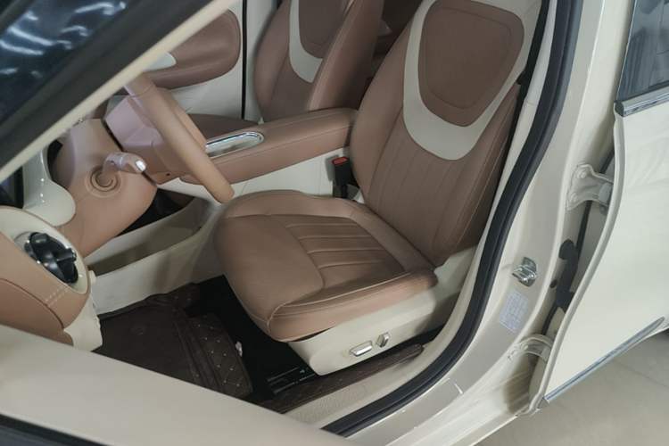 Used Wuling Bingo 2025 333 km Lingxi Deluxe Edition Left Front Seat