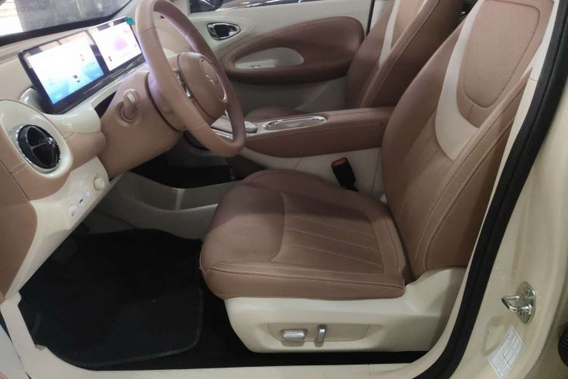 Used Wuling Bingo 2025 410 km Lingxi Deluxe Edition Left Front Seat