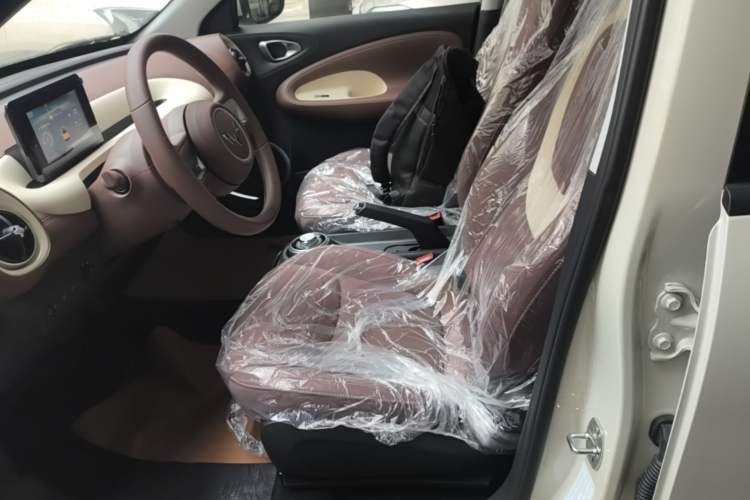 Used Wuling Bingo 2025 203km Light Edition Left Front Seat