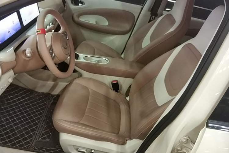 Used Wuling Bingo 2025 410 km Lingxi Deluxe Edition Left Front Seat