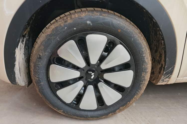 Used Wuling Bingo 2025 333 km Enjoyment Version Left Front Wheel Hub