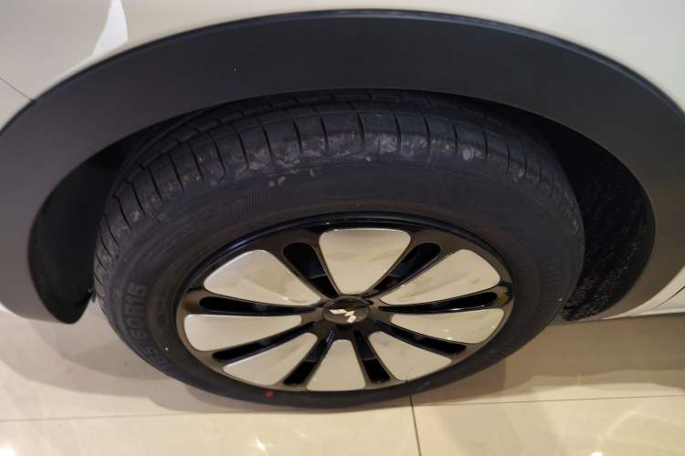 Used Wuling Bingo 2025 333 km Enjoyment Version Left Front Wheel Hub