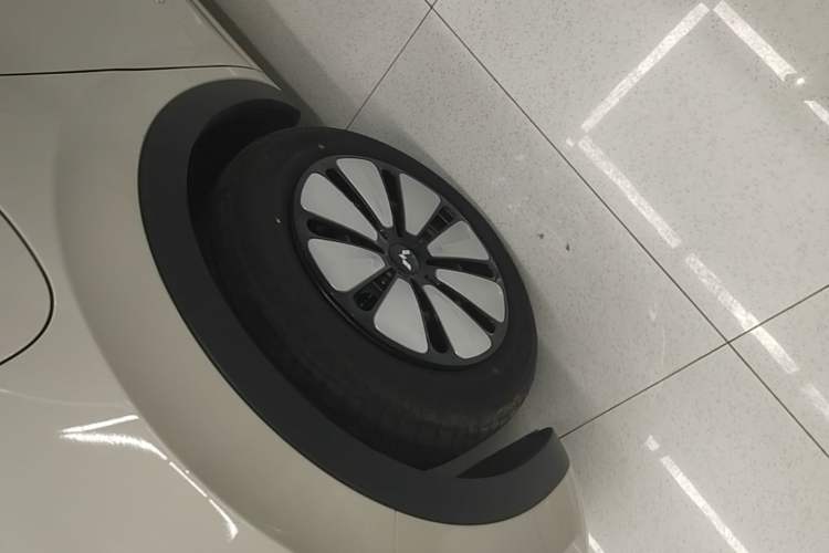 Used Wuling Bingo 2025 333 km Enjoyment Version Left Front Wheel Hub