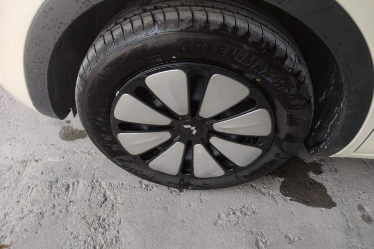 Used Wuling Bingo 2025 333 km Enjoyment Version Left Front Wheel Hub