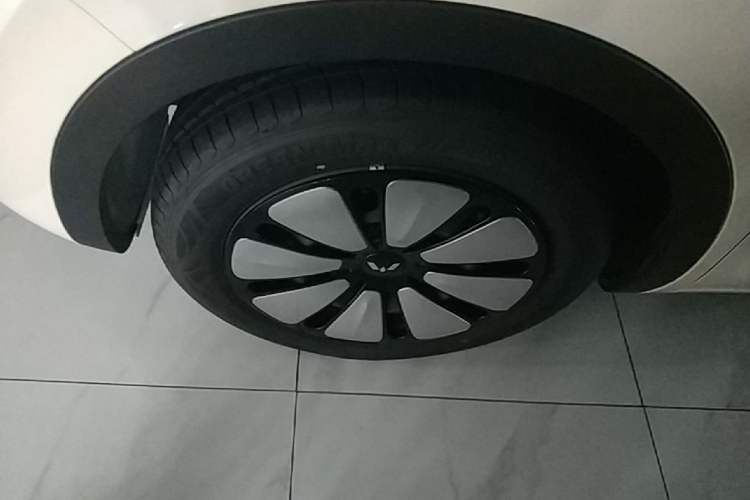Used Wuling Bingo 2025 333 km Enjoyment Version Left Front Wheel Hub