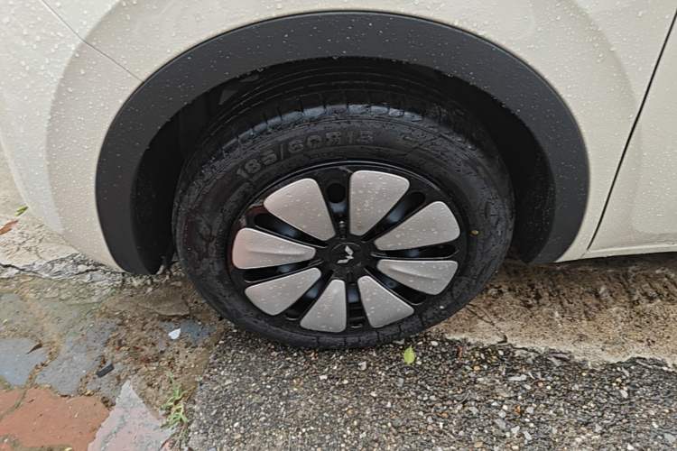 Used Wuling Bingo 2025 333 km Enjoyment Version Left Front Wheel Hub