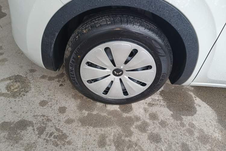 Used Wuling Bingo 2025 203km Light Edition Left Front Wheel Hub