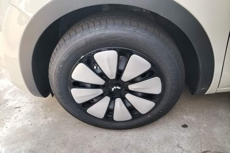Used Wuling Bingo 2025 333 km Enjoyment Version Left Front Wheel Hub
