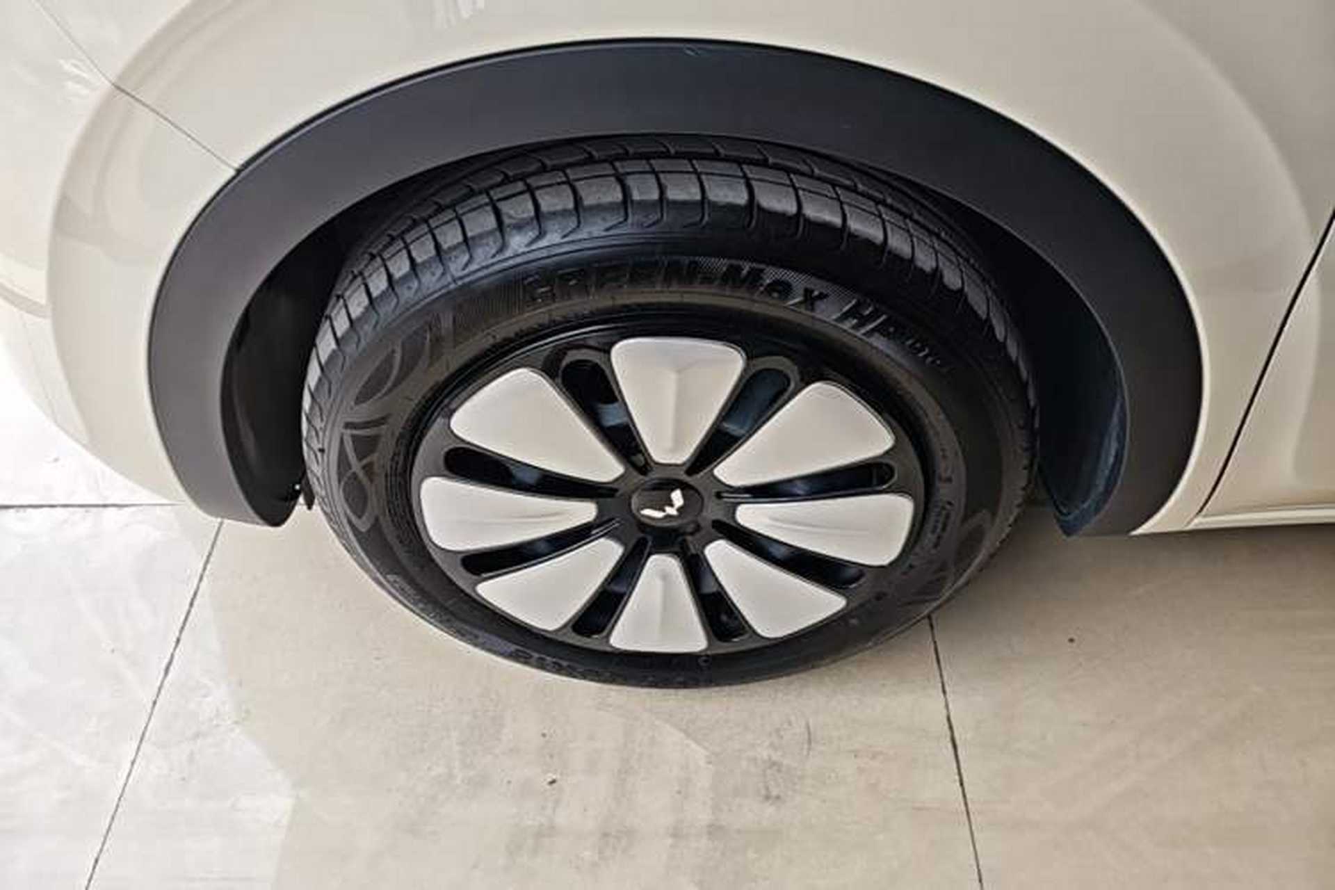 Used Wuling Bingo 2025 333 km Lingxi Connected Version Left Front Wheel Hub
