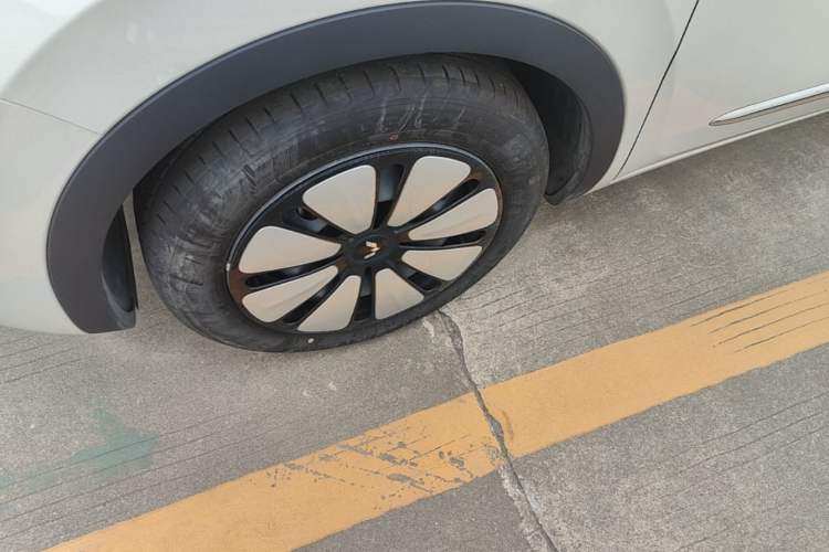 Used Wuling Bingo 2025 333 km Enjoyment Version Left Front Wheel Hub