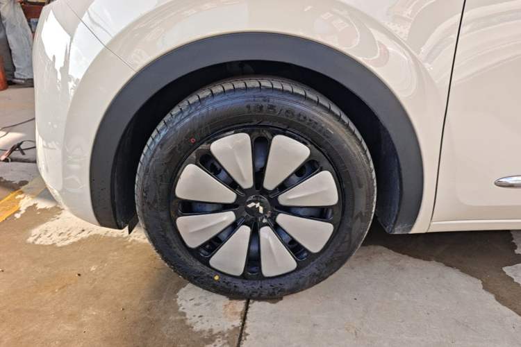 Used Wuling Bingo 2025 333 km Enjoyment Version Left Front Wheel Hub