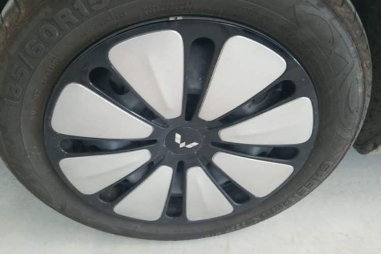 Used Wuling Bingo 2025 333 km Lingxi Connected Version Left Front Wheel Hub