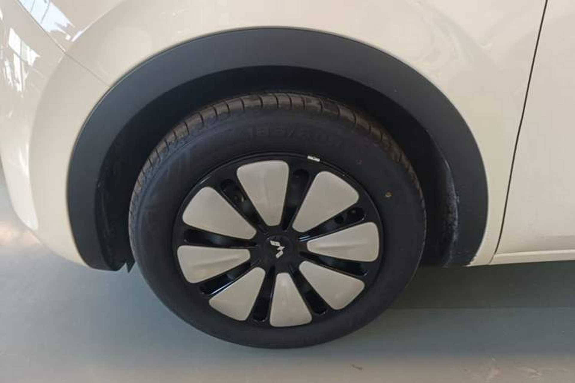 Used Wuling Bingo 2025 333 km Lingxi Connected Version Left Front Wheel Hub