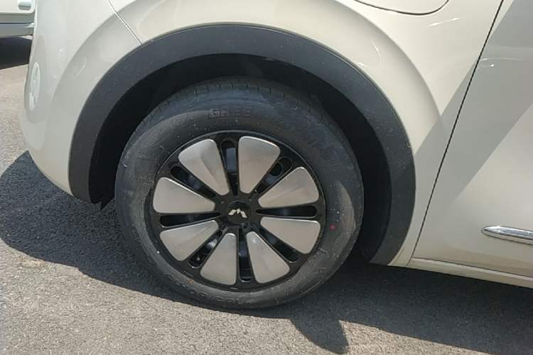 Used Wuling Bingo 2025 333 km Enjoyment Version Left Front Wheel Hub