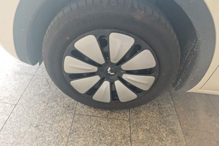 Used Wuling Bingo 2025 333 km Enjoyment Version Left Front Wheel Hub