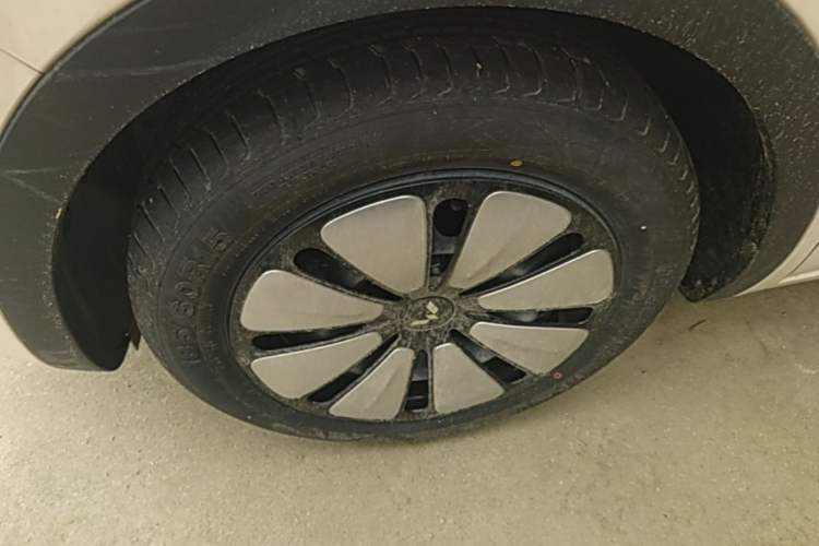 Used Wuling Bingo 2025 333 km Enjoyment Version Left Front Wheel Hub