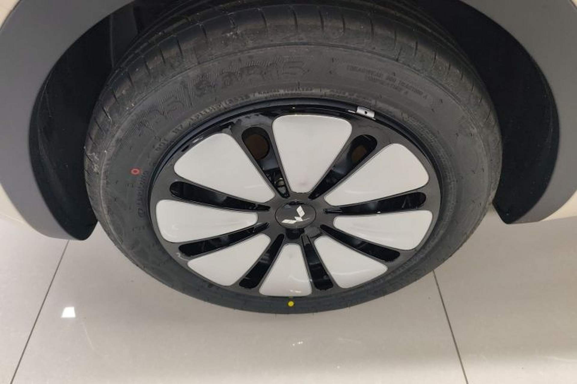Used Wuling Bingo 2025 333 km Enjoyment Version Left Front Wheel Hub