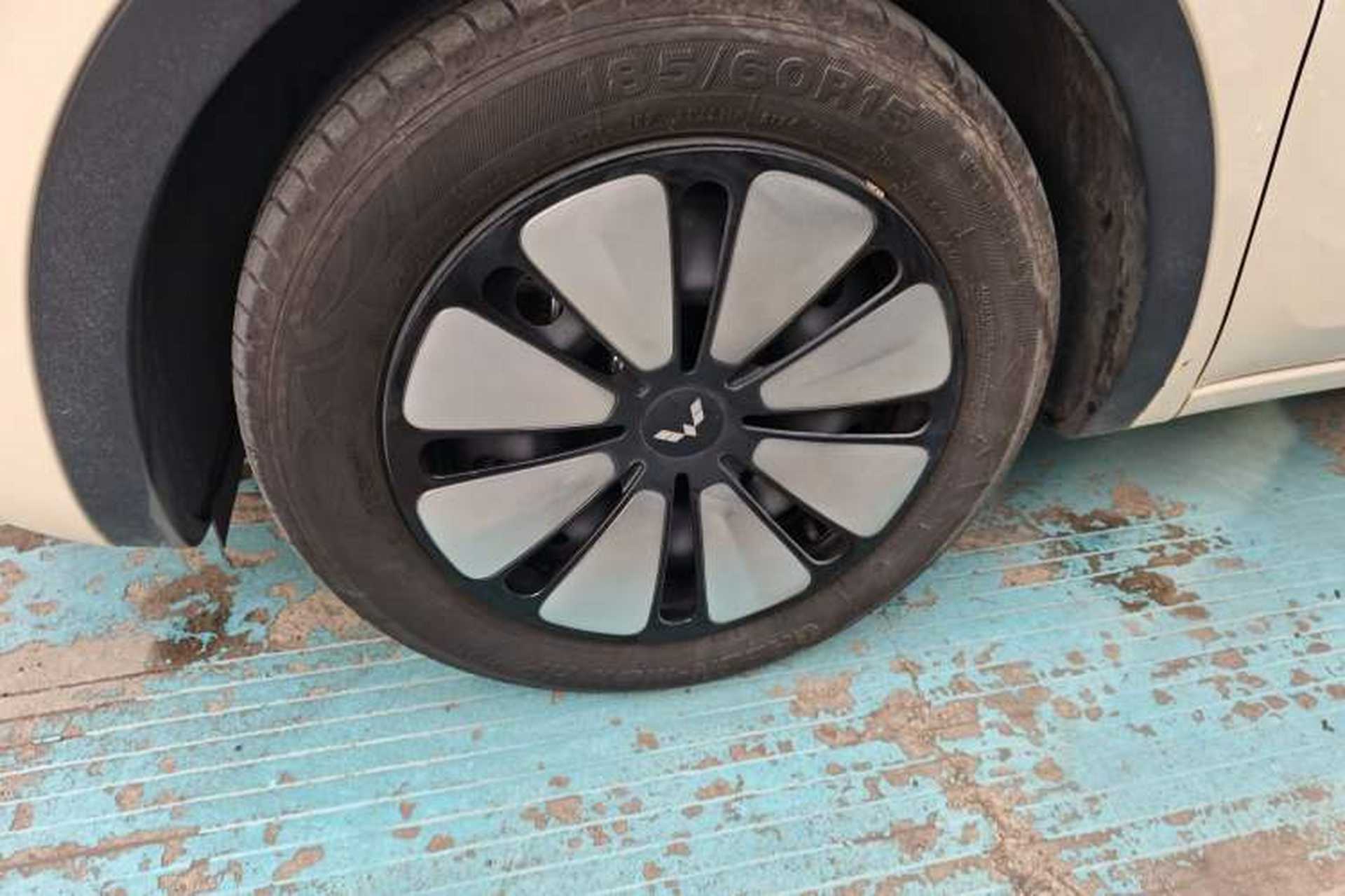Used Wuling Bingo 2025 410 km Lingxi Deluxe Edition Left Front Wheel Hub