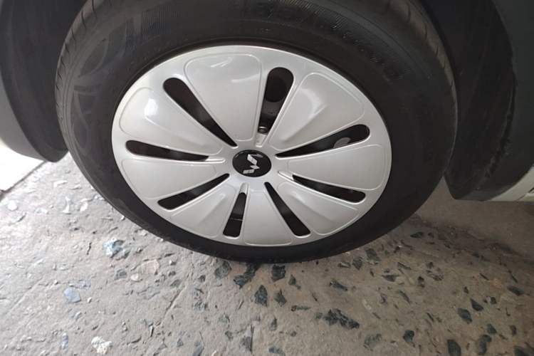 Used Wuling Bingo 2025 203km Light Edition Left Front Wheel Hub