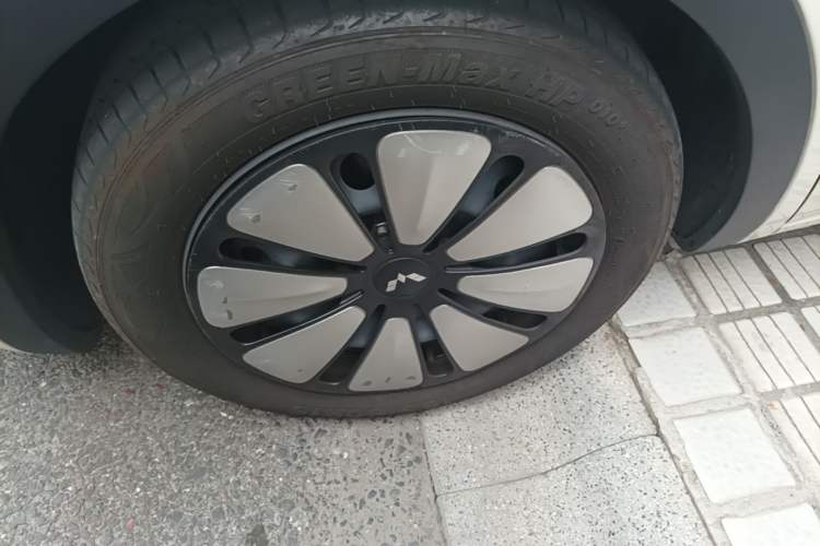 Used Wuling Bingo 2025 333 km Enjoyment Version Left Front Wheel Hub