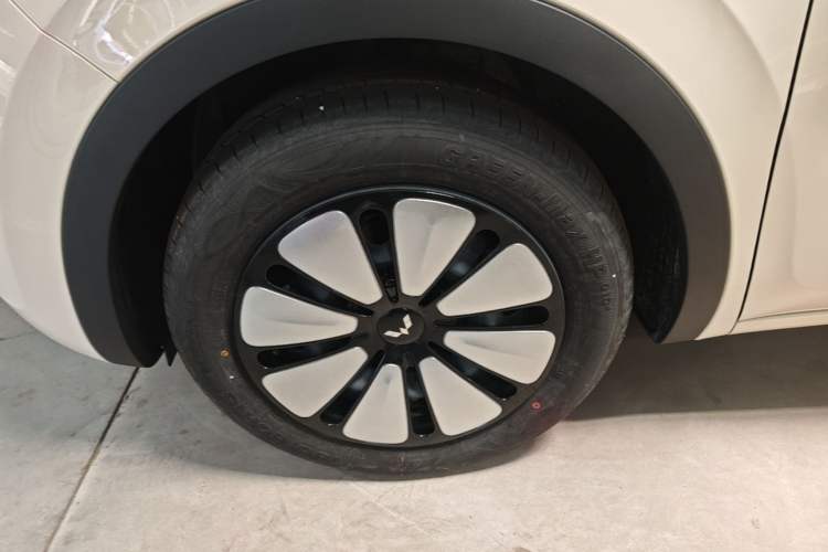 Used Wuling Bingo 2025 333 km Enjoyment Version Left Front Wheel Hub