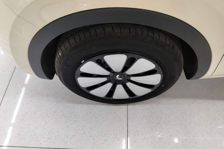 Used Wuling Bingo 2025 333 km Enjoyment Version Left Front Wheel Hub