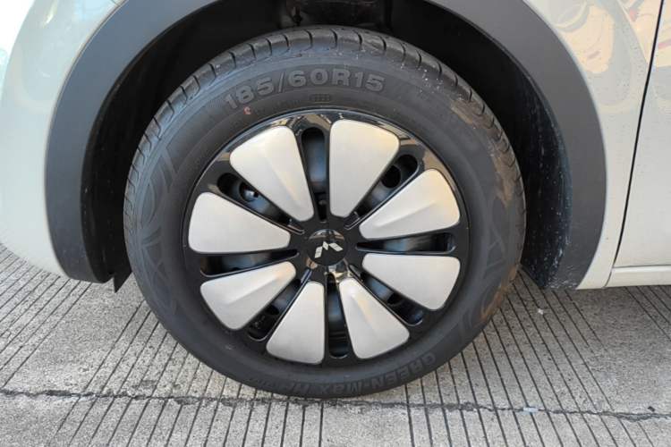 Used Wuling Bingo 2025 333 km Enjoyment Version Left Front Wheel Hub