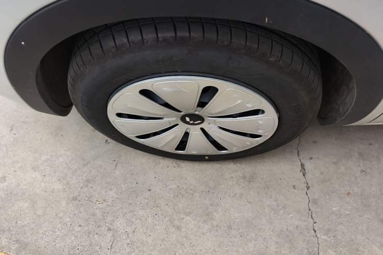 Used Wuling Bingo 2025 203km Light Edition Left Front Wheel Hub