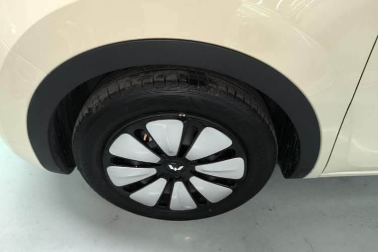 Used Wuling Bingo 2025 333 km Enjoyment Version Left Front Wheel Hub