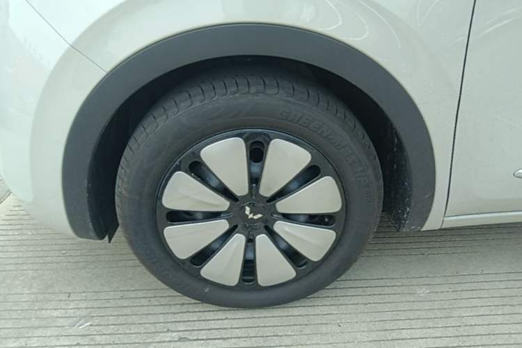 Used Wuling Bingo 2025 333 km Enjoyment Version Left Front Wheel Hub