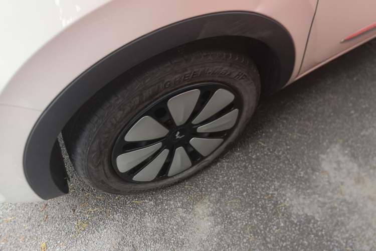 Used Wuling Bingo 2025 333 km Enjoyment Version Left Front Wheel Hub