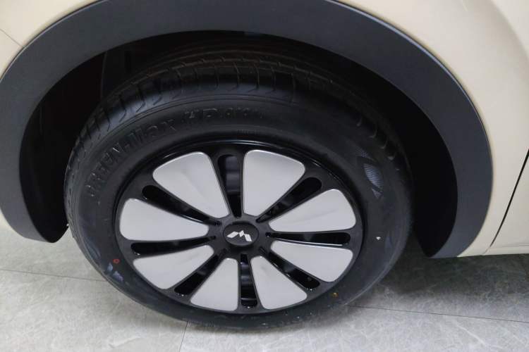 Used Wuling Bingo 2025 333 km Enjoyment Version Left Front Wheel Hub