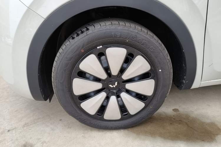 Used Wuling Bingo 2025 333 km Enjoyment Version Left Front Wheel Hub