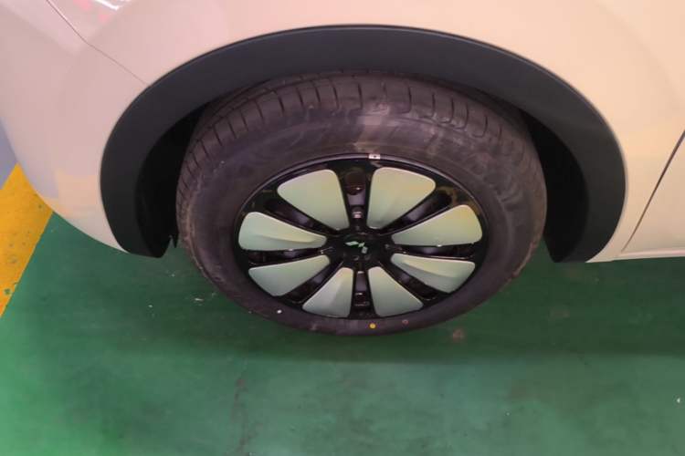 Used Wuling Bingo 2025 333 km Enjoyment Version Left Front Wheel Hub