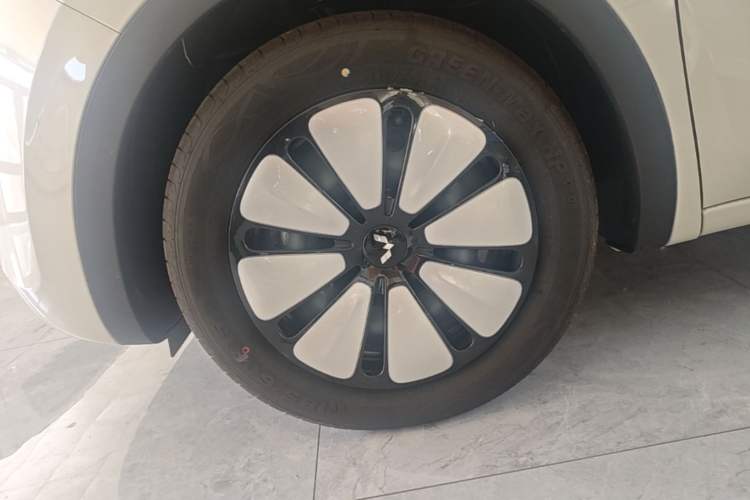 Used Wuling Bingo 2025 333 km Enjoyment Version Left Front Wheel Hub