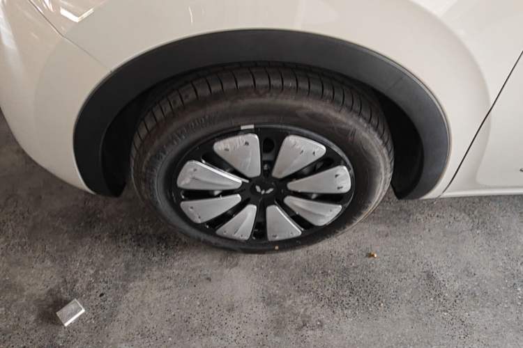 Used Wuling Bingo 2025 333 km Enjoyment Version Left Front Wheel Hub