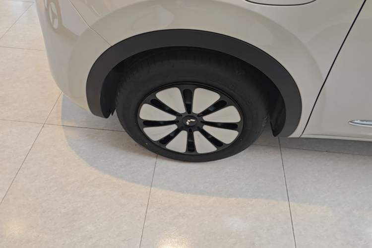 Used Wuling Bingo 2025 333 km Enjoyment Version Left Front Wheel Hub